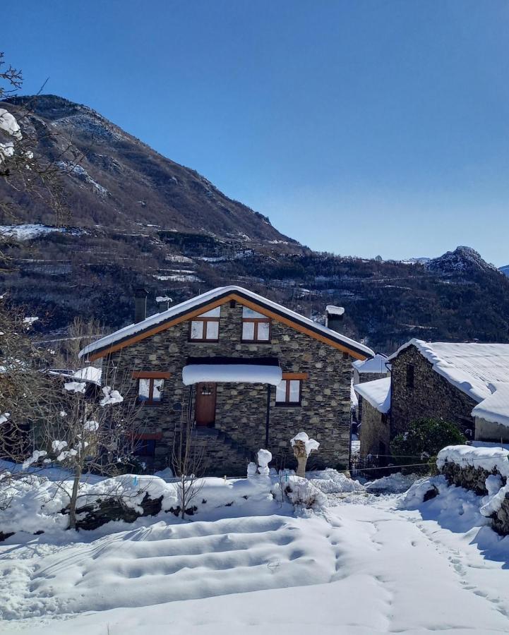 Apartamentos Turisticos: Tu Casa En Sahun Luaran gambar