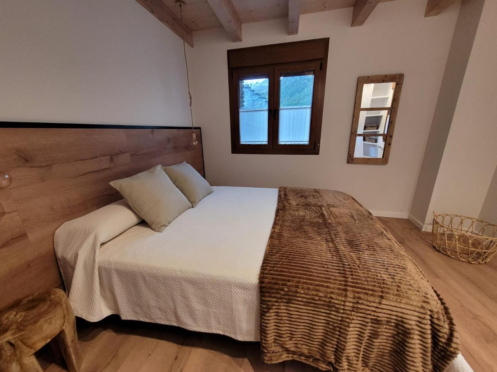 Apartamentos Turisticos: Tu Casa En Sahun Luaran gambar